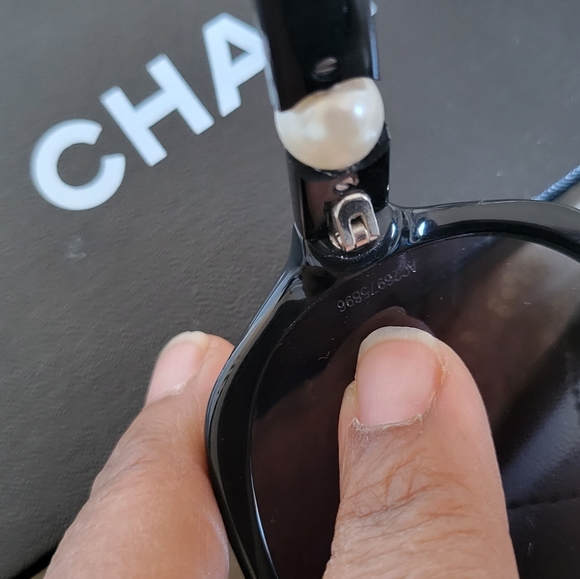 💯% Authentic Chanel sunglasses🕶 with original pouch and booklet and box - Picture 8 of 11